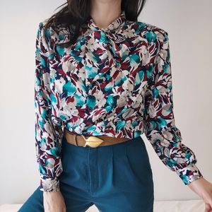 Medium vintage jabot collared floral blouse, blue, red and white retro top